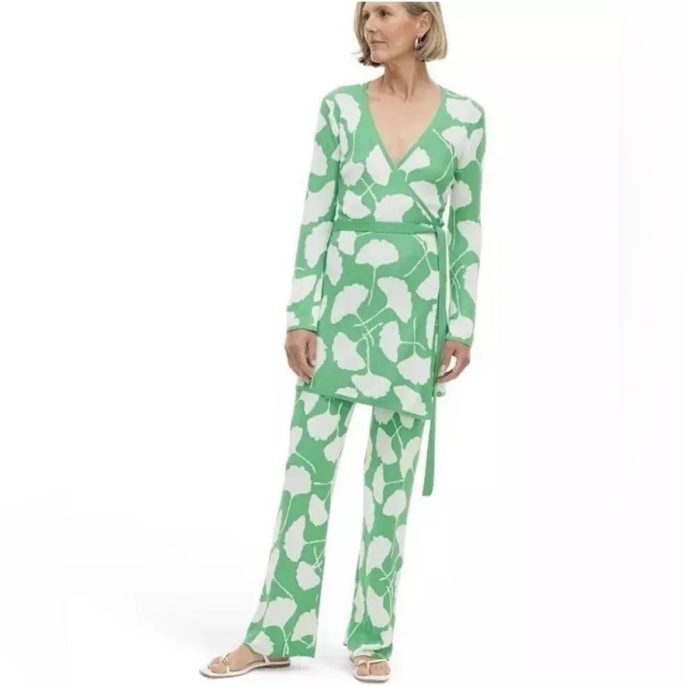 Diane Von Furstenberg DVF Target Gingko Green and White Floral Sweater Set XS